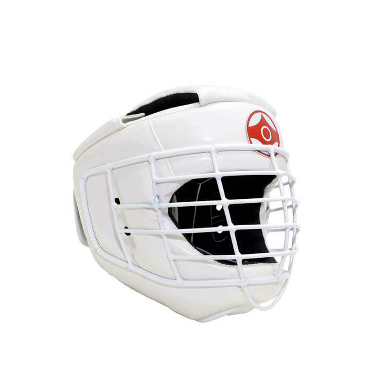 Шлем для каратэ со спецстальной маской